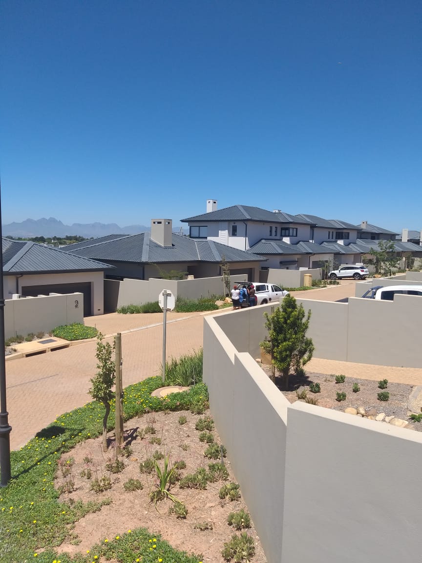 Cleaning of estates after construction